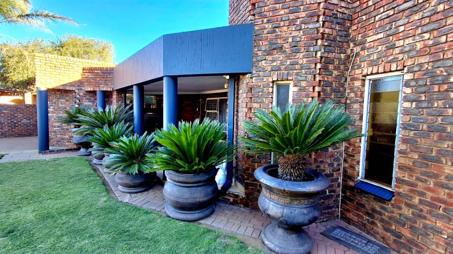 4 Bedroom Property for Sale in Vaalpark Free State